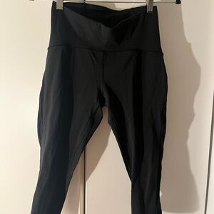 LAST CHANCE Lululemon Wunder Women’s High Rise Crop Black Leggings